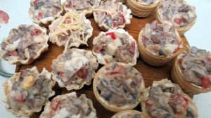 Тарталетки с салатом