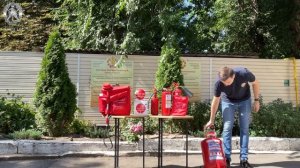 Первичные средства пожаротушения // Огнетушители, ранцы, кошма