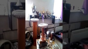 Катушка Тесла ( качер Бровина ) на 220В. Проверка новых дросселей.