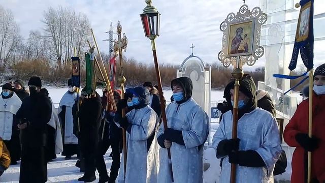Освящение воды на реке Туре, Тюмень, 18.01.2022 смотреть онлайн