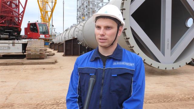 На строящемся этиленовом комплексе ПАО "Нижнекамскнефтехим" установлена 13-я колонна