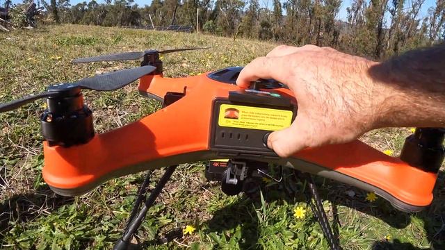 Swell Pro Splash Drone4 SD Card and turning on Drone смотреть онлайн