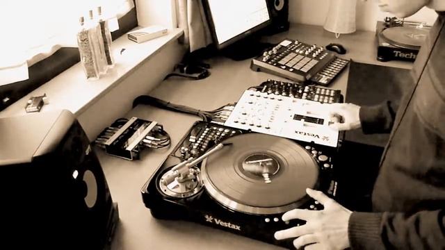 "DRILL" Composition with Vestax Controller One & Ableton Live HD смотреть онлайн