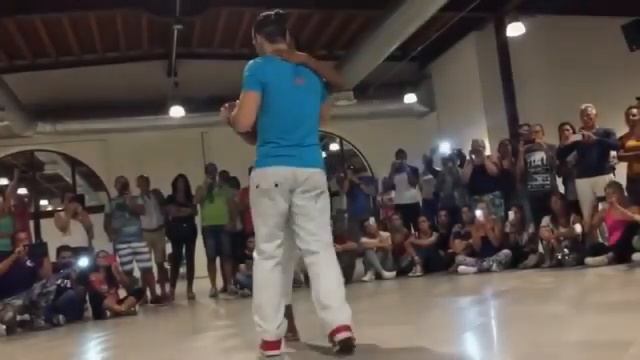 Кизомба стъпки от Фелициан и Изабела смотреть онлайн