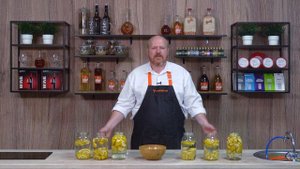 Настойка на лимоне  из самогона. Сколько лимонов? Как уменьшить горечь? Как настаивать?