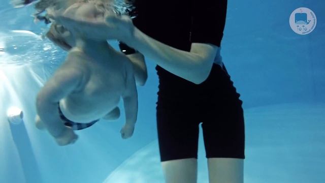 Грудничковое плавание в ТоТо (Павел, 4 месяца) смотреть онлайн