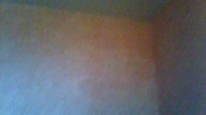 Моя подружка прыгает на кровати