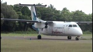 Bombardier DHC-8 from Maldivian at Hanimaadhoo Airstrip