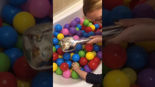 Как мыть шарики для сухого бассейна смотреть онлайн