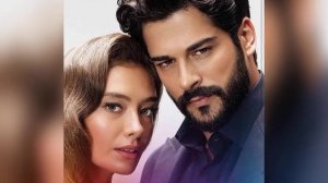 Неслихан Атагюль изменила своему мужу Кадиру Догулу и вызвала скандал.