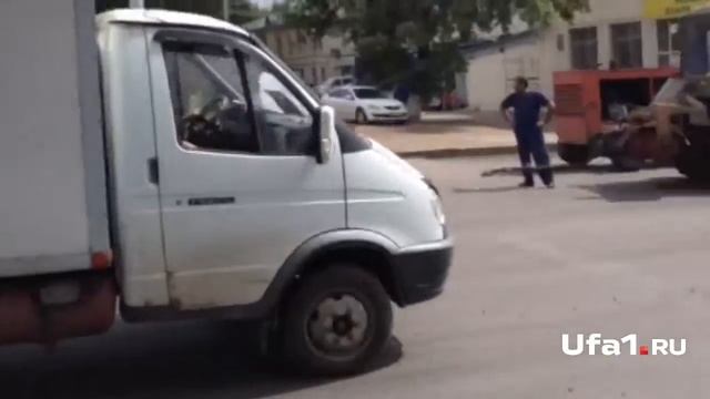 «Наглухо» закрыли перекресток смотреть онлайн