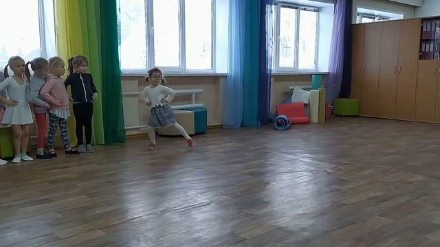 Ритмика. Разминка в группе 5-7 лет смотреть онлайн