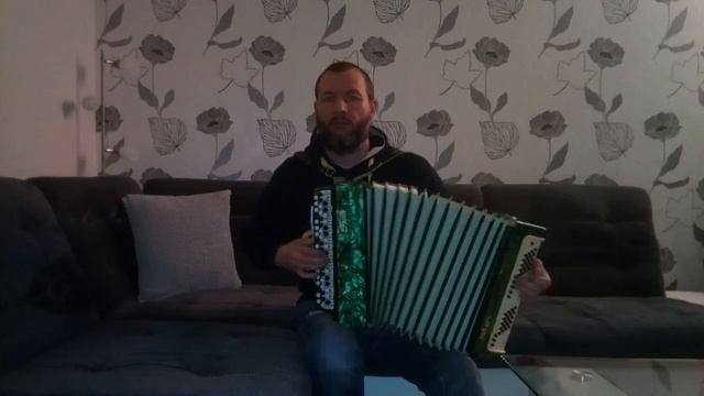 игра на баяне. Фантазии на тему "Какая песня без баяна." "What song without button accordion." смотреть онлайн