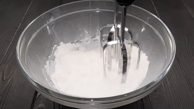 Рецепт торта "Крот" (Норка крота). Очень вкусный бисквитный торт с заварным кремом и бананами.