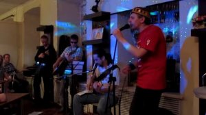 Пока не меркнет свет, пока горит свеча