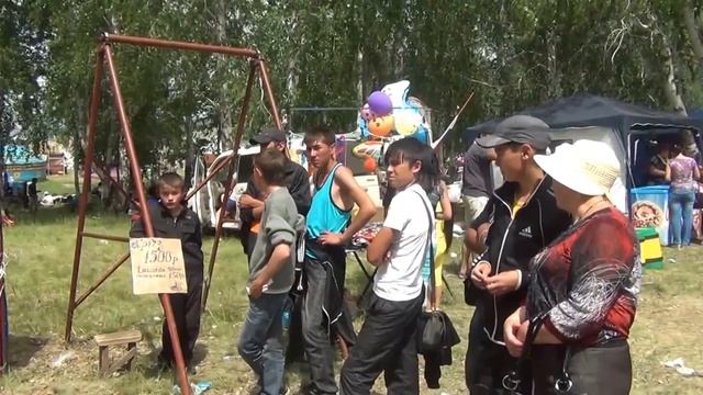 Аттракцион «Три броска» на сабантуе 09.06.12 смотреть онлайн