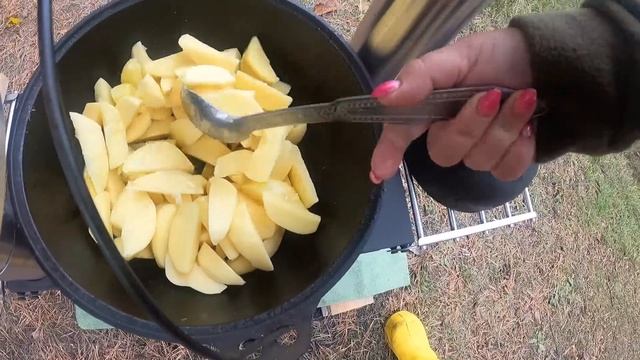 ЖИВУ ЖИЗНЬ! Испытание первой пеллетной походной печи Hyggelig. Готовим хлеб и обед на берегу озера.