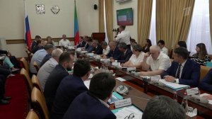 Валентина Матвиенко почтила память Героя России Нурмагомеда Гаджимагомедова