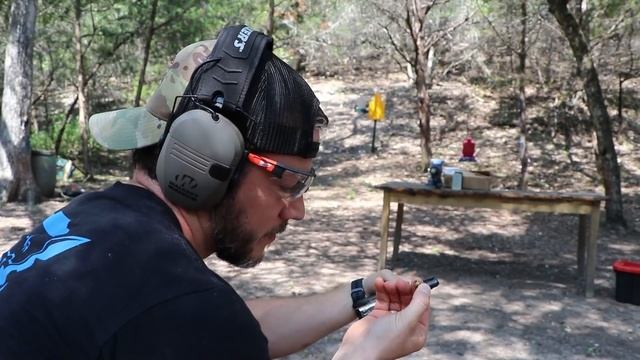 Сколько защитных стекол для телефона остановят пулю? | Разрушительное ранчо смотреть онлайн