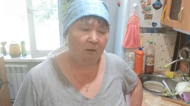 Лёгкие щи на обед.Максимка под ногами.Вчера болели звёздной болезнью. смотреть онлайн