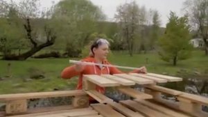 Как сделать крутой диван для дачи - из поддонов своими руками