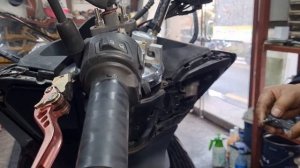 How to open the seat without a key after a dead motorcycle battery - Honda PCX 125