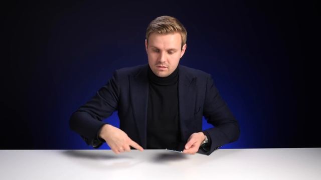 Экран! Складной Moto RAZR 40 Ultra делает как положено... смотреть онлайн