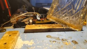 очистка   узкого  графина    от  винного  камня