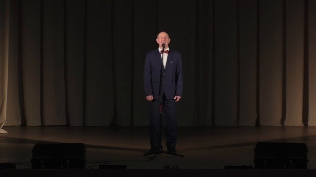 Поет Голомидов Юрий Григорьевич - Севастопольский вальс смотреть онлайн