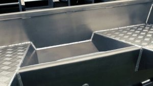 Обзор алюминиевой двухконсольной моторной лодки Бестер -390. Компоновка и скоростные характеристики