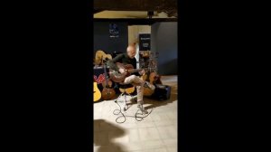 Paolo Giordano prova il miniSteve sul dobro bisquit