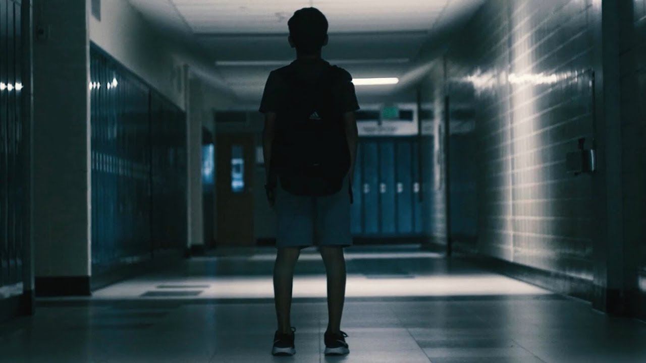 10 СТРАШНЫХ ШКОЛЬНЫХ ИСТОРИЙ [Белый кот] смотреть онлайн