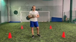 Классное комбо из 3-х трюков с мячом. Арсений Клементьев | Футбольный фристайл