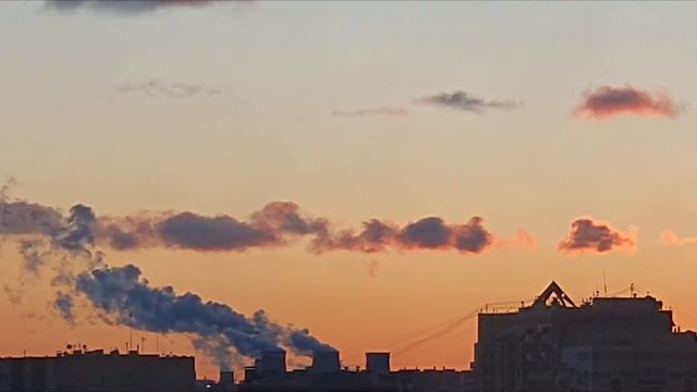 Красивый закат на город в России смотреть онлайн