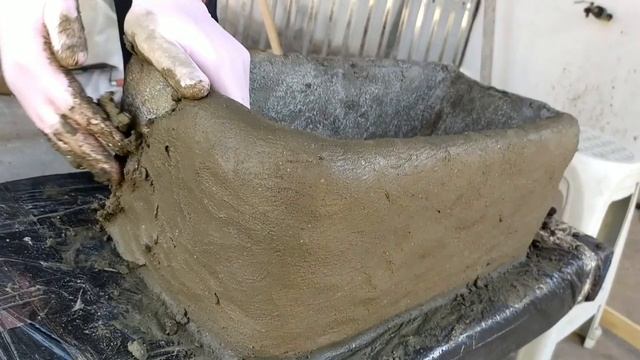 Цветочная клумба из ПЛАСТИКОВОГО ЯЩИКА и ЦЕМЕНТА своими руками HANDMADE FLOWER