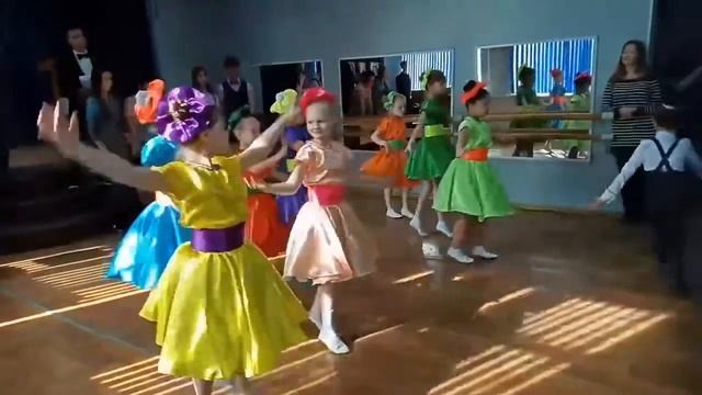 Эстрадный танец "Мои краски - мои напевы!". Танцевальный коллектив "Ассоль"