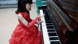Диана Анкудинова 5 лет. Как бы это звучало. (Видио с наложенным звуком).