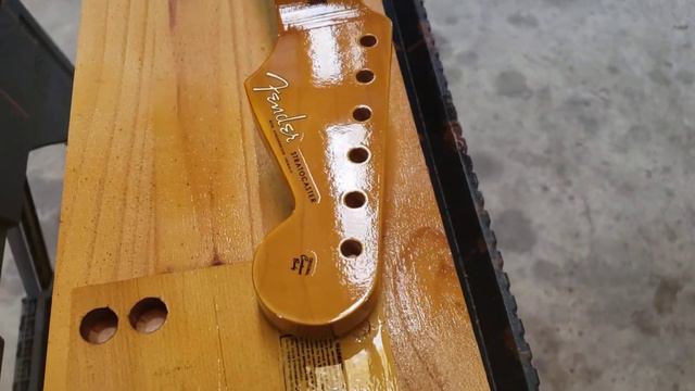 Clearcoat over headstock decal смотреть онлайн
