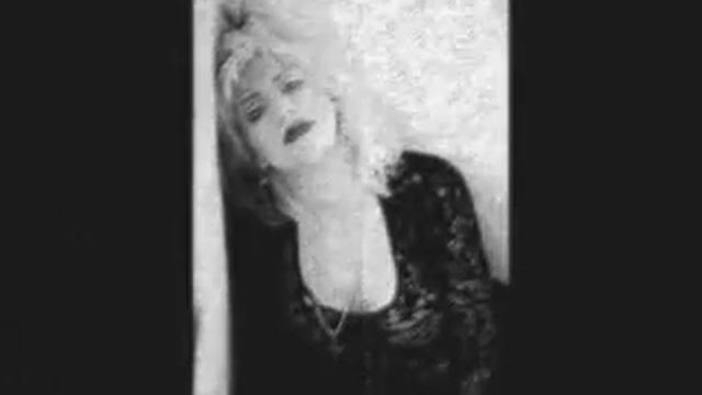 Courtney Love pictures/videos смотреть онлайн