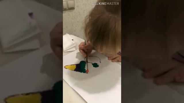 Детский сад на удаленке. Мастер-класс от Вероники. Рисование "Бабочка" в технике монотипия. смотреть онлайн