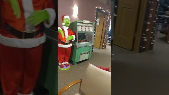 Grinch dancing 2018