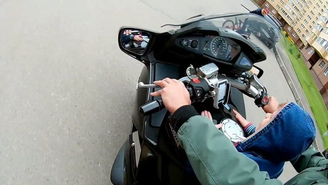 РомаСофа катаются на мотоцикле/ Юные байкеры смотреть онлайн