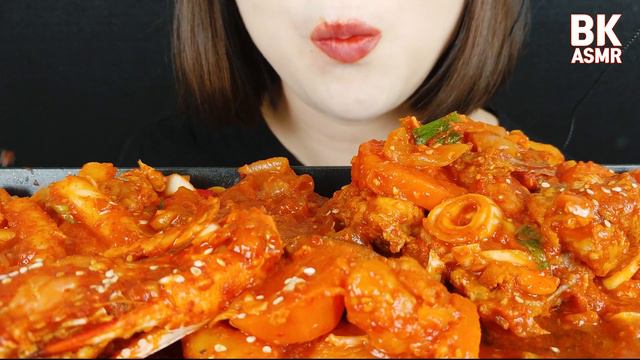 ASMR Spicy Braised Chicken With Crab 매콤달콤 닭볶음탕 (EATING SOUNDS)MUKBANG REAL SOUNDS
