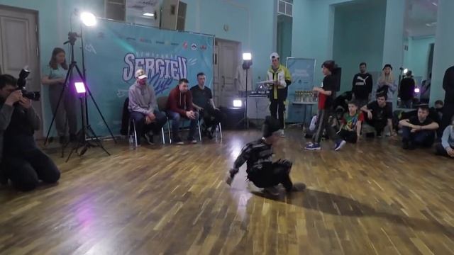 БАТЛ SERGIEV CUP 2022 - BREAK DANCE 33 смотреть онлайн