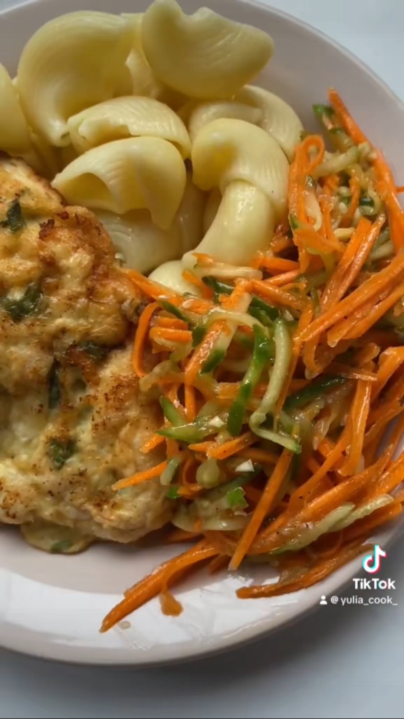 Невероятно вкусный, освежающий салат из моркови и огурца🥕🥒