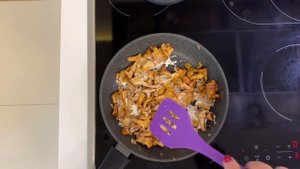 Жареная картошка с лисичками!!! Очень вкусно))