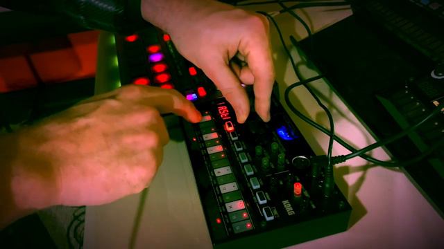 303 Day - some kinda acid trance thing смотреть онлайн