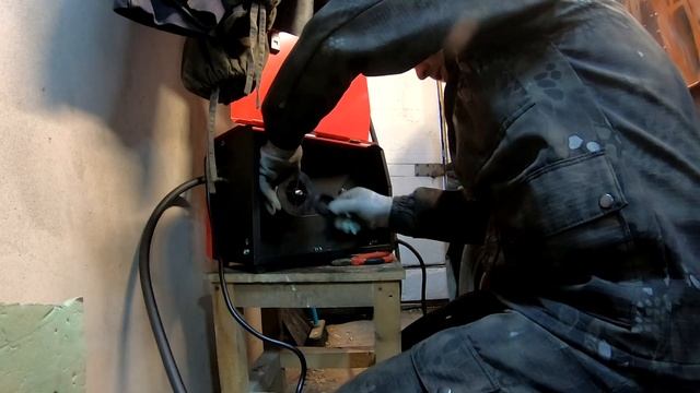 Флюсовая порошковая проволока для сварки против обычной омедненной с углекислотой. Что выбрать?! смотреть онлайн