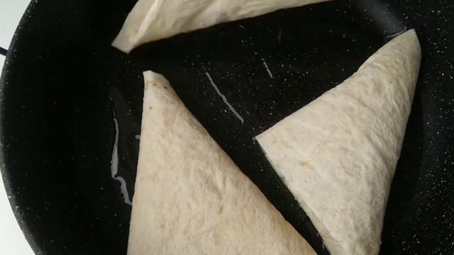 ОБАЛДЕННАЯ ВКУСНОТА К ЧАЮ. СЛАДКИЕ КОНВЕРТИКИ ИЗ ЛАВАША. ХРУСТЯЩИЙ ЛАВАШ С ТВОРОГОМ И ВИШНЕЙ.