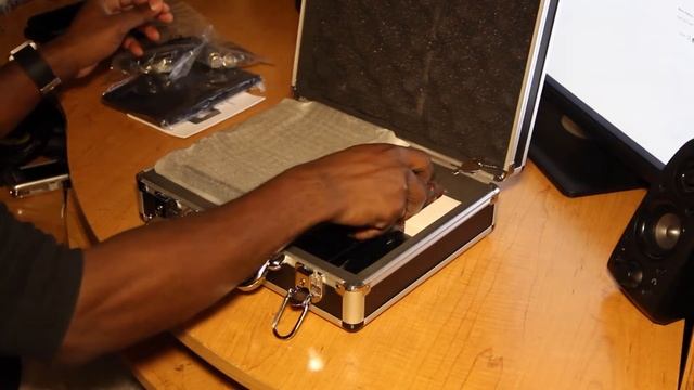 Lilliput 7" 663/o HMDI Output 7"LED Monitor with Suit Case UNBOXING смотреть онлайн